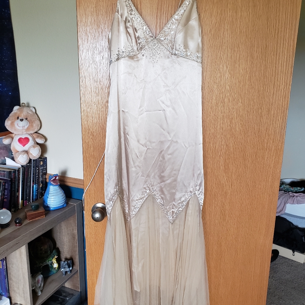 NWT Beautiful gold satin dress 11/12
